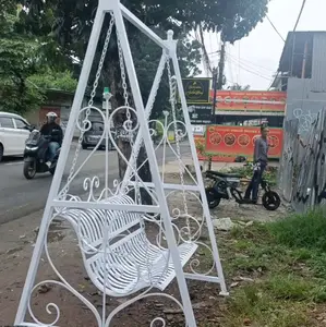 ayunan klasik mewah cet putih