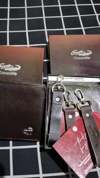 Product Review of [TR 011 PLS] Dompet 3in1 lipat terbuat dari kulit sapi asli motif polos berpori. Tersedia slot kartu dan uang Pria from N**M 1