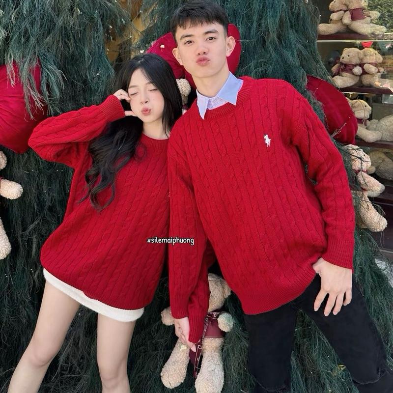 ÁO LEN NAM NỮ CỔ TRÒN THÊU NHỎ MÀU ĐỎ PHIÊ BẢN ĐẶC BIỆT DÀNH CHO TẾT VÀ NOEL