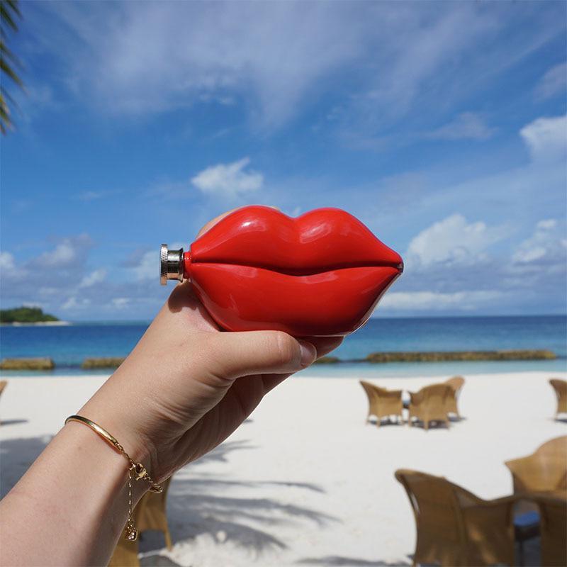 Product Introduction of Hip Flask Red Lips Shape 5oz Food Grade Stainless Steel Alcohol Whiskey Bottle Gifts Drinkware Bridesmaid Flasks 22