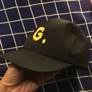 Topi Anak Dan Dewasa Bordir Inisial A-Z Full Hitam Huruf Alfabeth Topi Anak Laki-Laki 2-10 Tahun - Fashion Anak