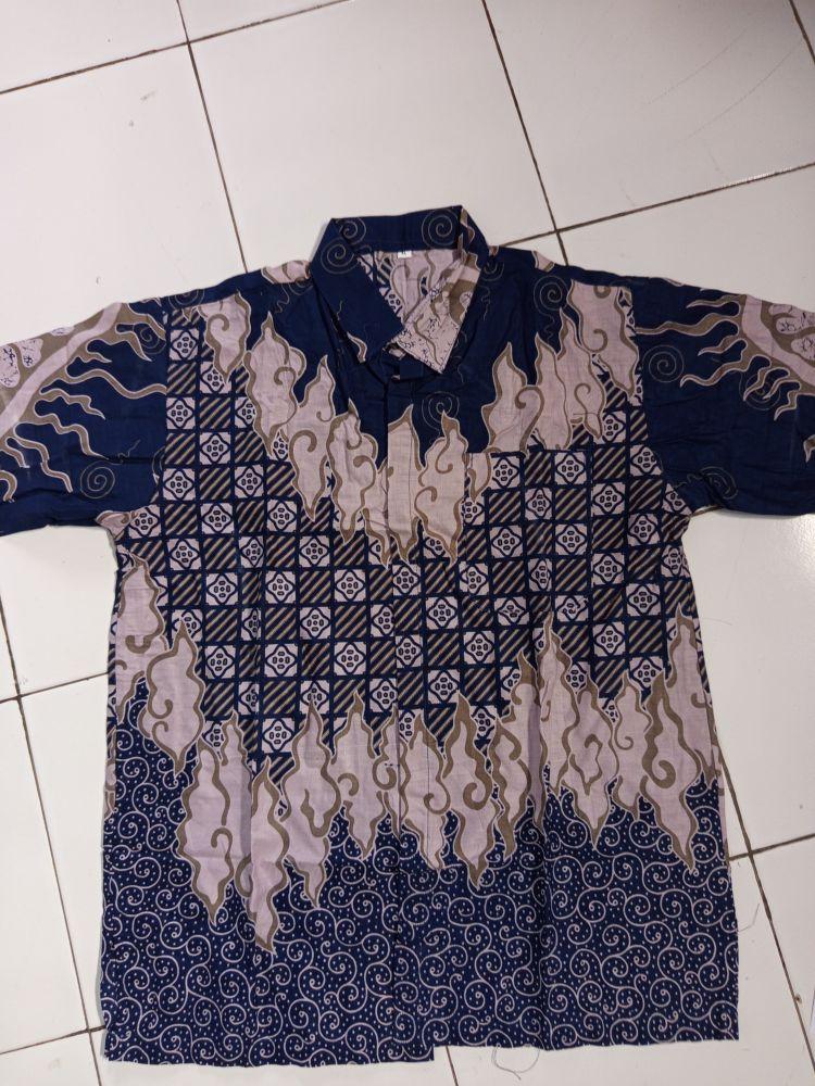 Product Introduction of [BISA COD] HEM BATIK PRIA BAHAN KATUN PRIMA Grade A - MOTIF KEKINIAN Cowok Formal casual Blue Shirts Baju Couple Seragam Kerja Keren 44