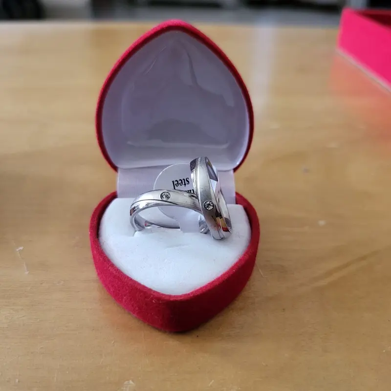 Cincin Kawin Dapat 2 pcs Dan Free Box Banyak Model Dan Pilihan Cincin Model Love Berlapis Emas 24K Polos 6