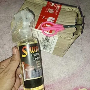 Leather Oil Softener Pembersih Jaket Kulit dan Bahan Leather Lainnya dengan Teknologi PH Balanced Formula