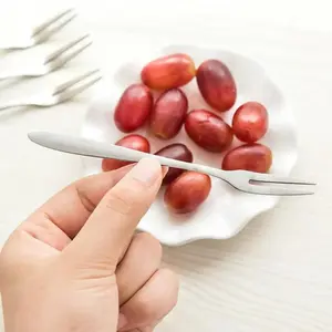 Stainless Steel Fruit Fork Dessert Forks Mini Fork Used For Cake In Party Snail Fork For Restaurant Bar Party Banquets