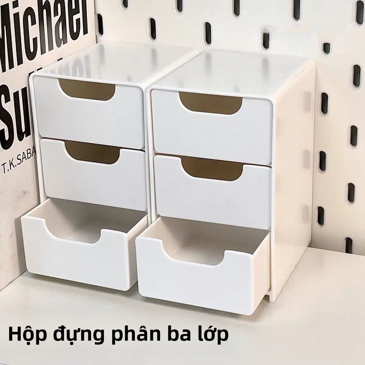 Hộp đựng đa năng mini để bàn - Thiết kế ngăn kéo, phù hợp cất giữ mỹ phẩm, trang sức, văn phòng phẩm. Chất liệu nhựa bền, nhỏ gọn, giúp không gian bàn luôn gọn gàng. Lý tưởng cho bàn học, bàn làm việc. Mới 2026 # Hộp đựng bàn