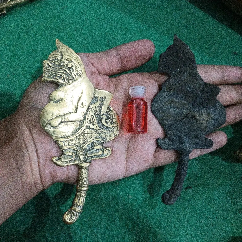 hiasan bentuk semar bahan kuningan