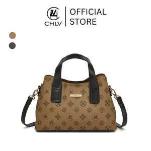 CHLV SHOP dengan desain motif huruf klasik, model fashion yang trendy. Bisa digunakan sebagai tas selempang atau tas tangan. Nyaman untuk kerja, sekolah, dan bepergian. Model 839, dilengkapi dengan dust bag dan tali panjang yang bisa disesuaikan.