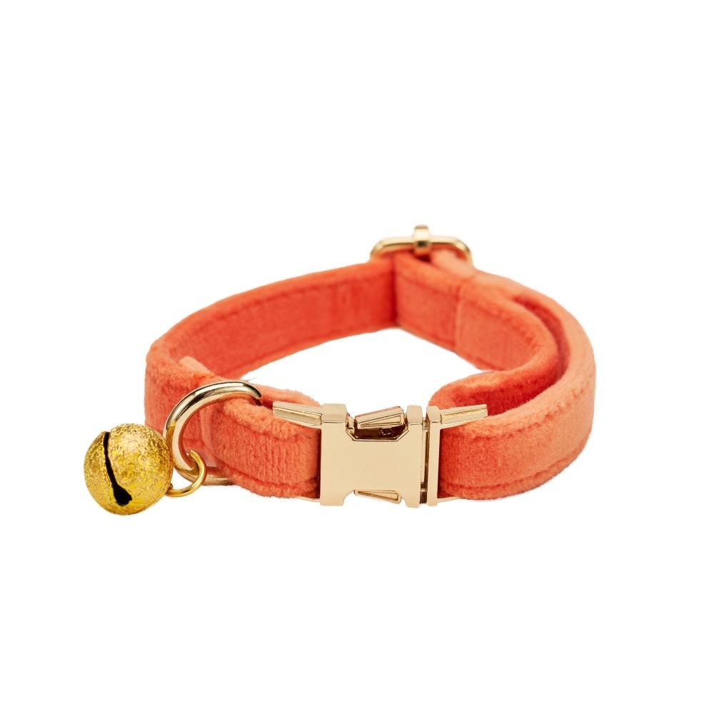 Collar Kucing Velvet Soft dengan Lonceng Emas & Buckle Ajustable | Soft Velvet Cat Collar with Gold Bell & Adjustable Buckle