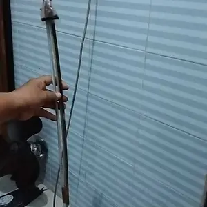 RAK GANTUNGAN TEMPEL DI DINDING UNTUK HANDUK DAN PRODUK RENCENGAN