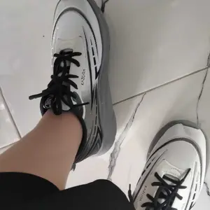 KAZORA Ultimate Sepatu Original Sneaker Sekolah Olahraga Sport Running Phylon Empuk Dan Ringan Berkualitas Premium Pria Dan Wanita Sepatu Jogging Hitam Abu Putih Pink Laki laki Dan Perempuan