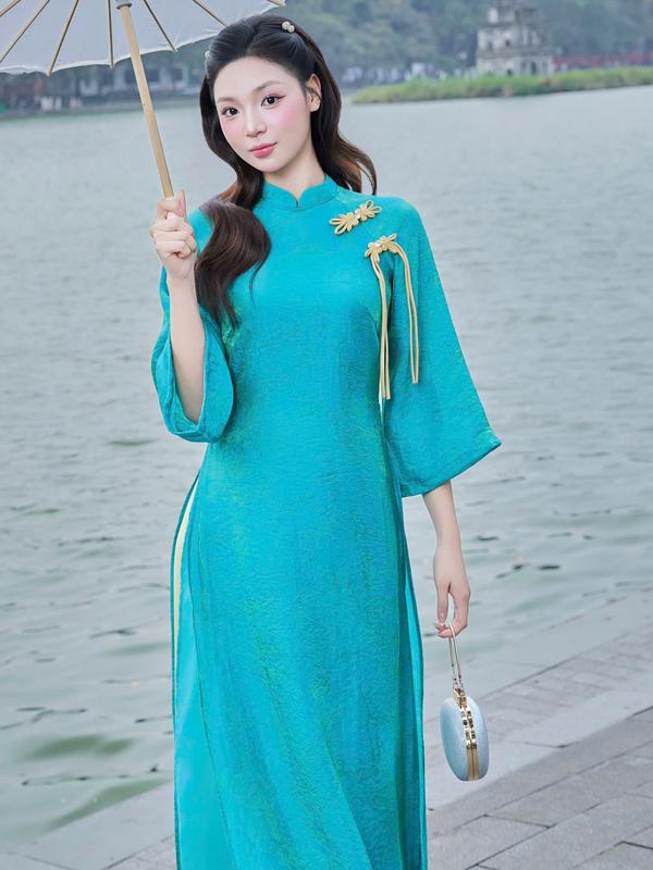 Set Áo Dài Tết Cách Tân – Lụa Tơ Tằm, Thiết Kế Bốn Tà, Mặc Đẹp Dự Tiệc Du Xuân MioLady | BigBuy360 - bigbuy360.vn