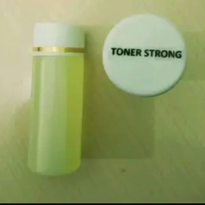 Toner super strong ampuh membersihkan dan mencerahkan kulit wajah dan menghilangkan flek hitam