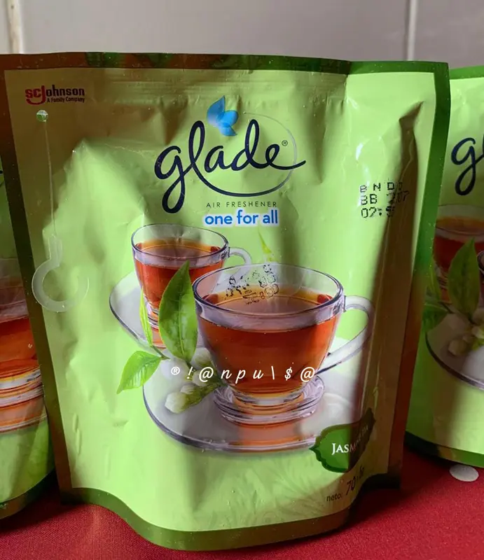 Glade Gel Pengharum Ruangan Klepon Cake Jasmine Tea Oudwood Vanilla Teh Keraton Cendana Padmasana Melati Cengkeh Car Fresh Kopi Luwak Pewangi mobil Gled 1