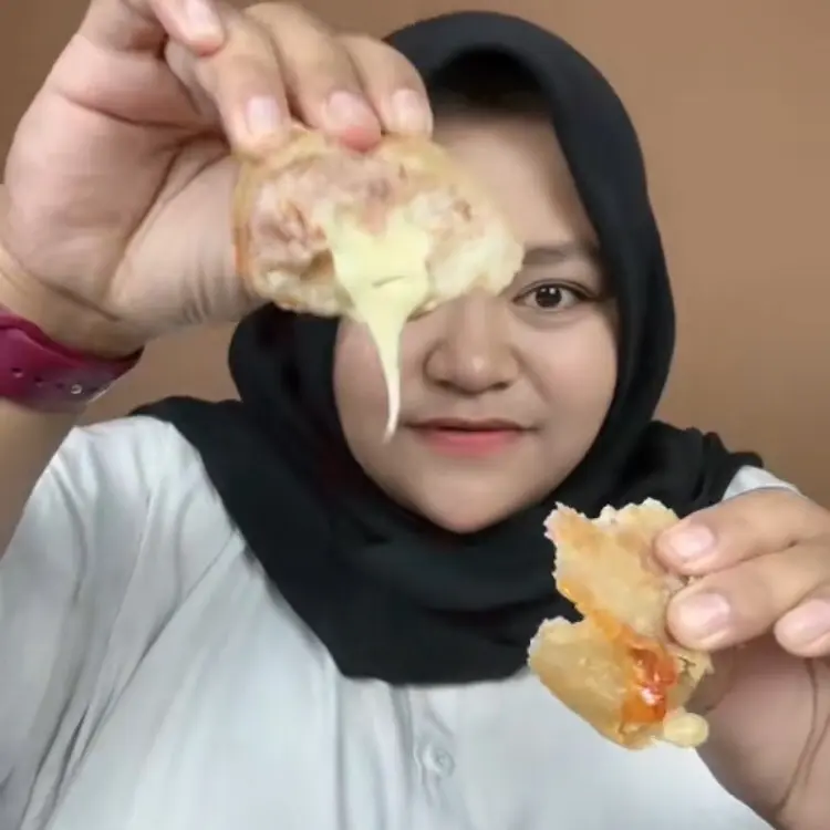 Dimsum Goreng isi keju dengan saus Bangkok isi 3 By Cemilboogem 2