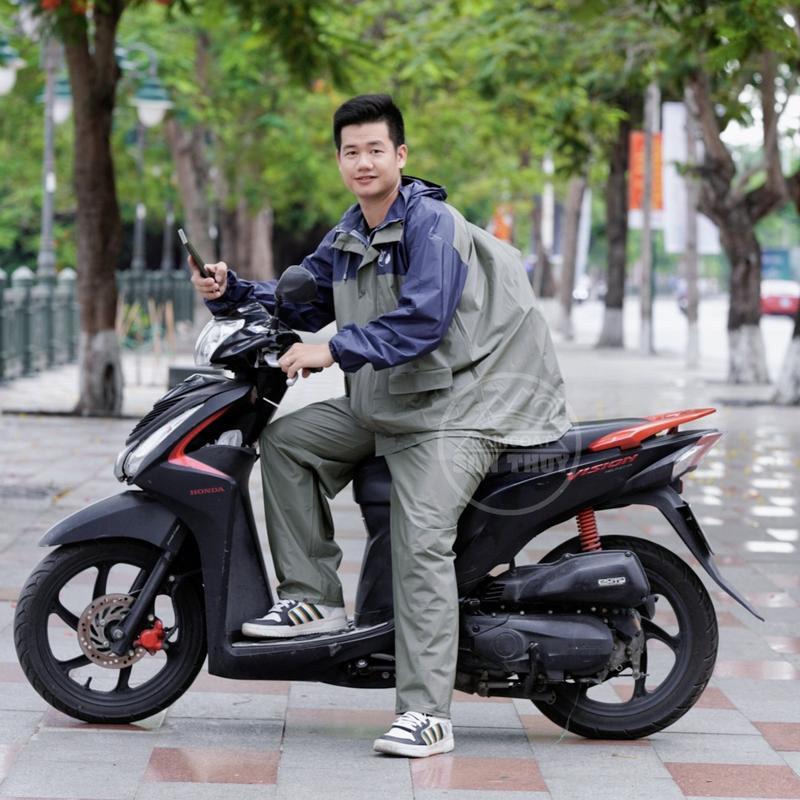  Bộ áo mưa có lưng che balo - Bộ áo mưa đeo balo cặp sách dành cho người lớn nhựa PVC siêu dai chống thấm tuyệt đối 