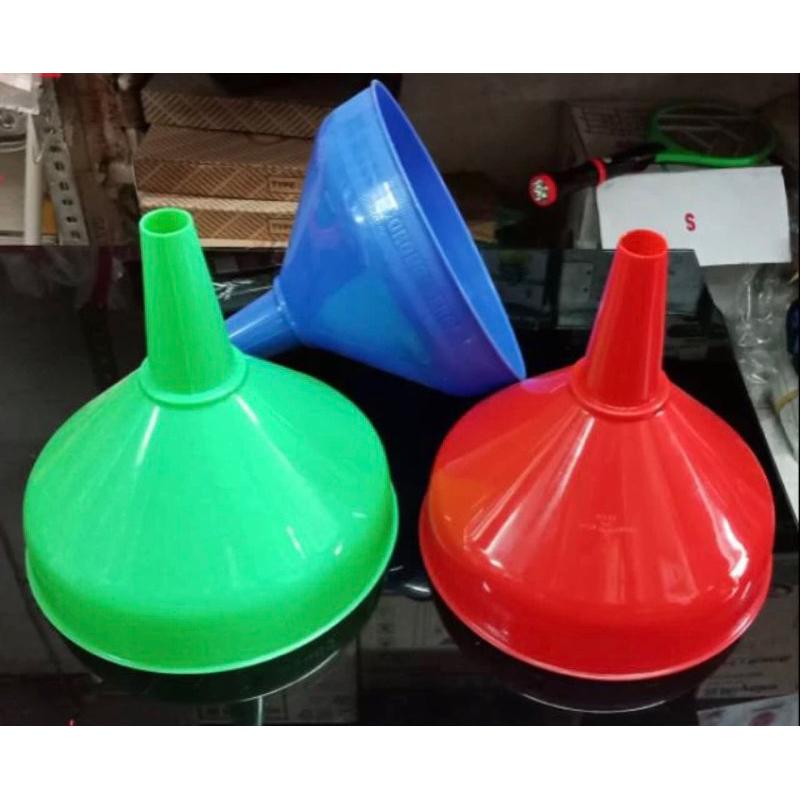 Corong Minyak 20 Plastik Berkualitas - Ukuran 20x20cm, Mulut 2cm, Warna Hijau Merah Biru, Cocok untuk Minyak Goreng & Berbagai Jenis Minyak 5