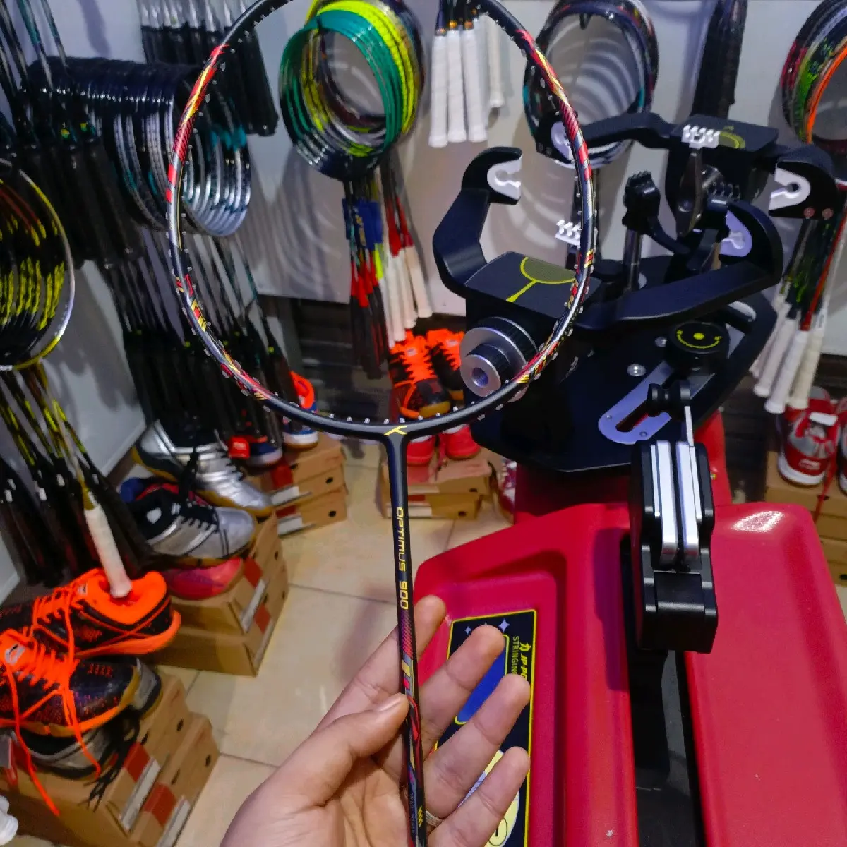 Raket Badminton Hundred Optimus 32LBS Original