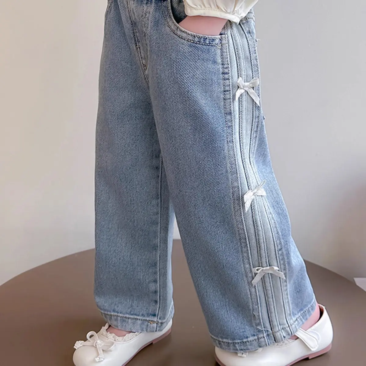 Girls' pants, spring and autumn clothing, children's popular pants, big children's summer wide leg pants, girls' elementary school straight leg jeans