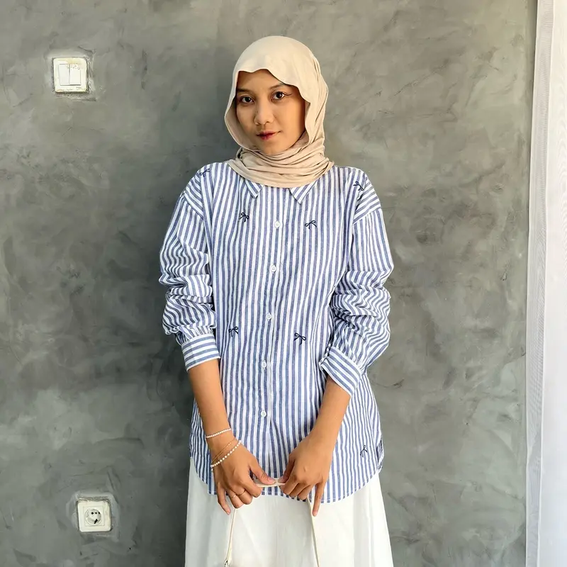kaizy top kemeja stripe ribbon coquette outfit 0