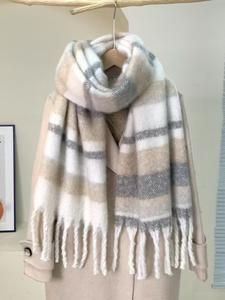 Bufanda de invierno para mujer, chal de felpa de mohair grueso, diseño versátil estilo coreano, perfecto para las estaciones de otoño e invierno