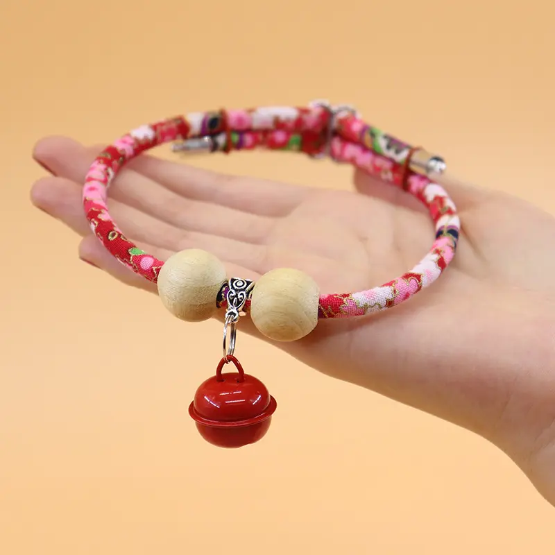 Japanese Style Pet Bell Necklace Cat Dog Flea and Tick Adjustable Lovely Collar Camphor Wood Rantai Kucing