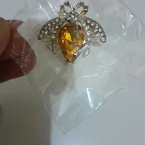 【Aylee】Bros Lebah Emas Bros Bertahtakan Kristal Paduan untuk Pakaian Pria dan Wanita Aksesoris Pakaian Bros Ikat Kepala B1189