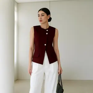 Levoria | Lucca Vest Top Atasan Vest Wanita Modis Stylish Outer Tanpa Lengan Kekinian untuk Gaya Casual Formal Rompi Semi Wool Hitam