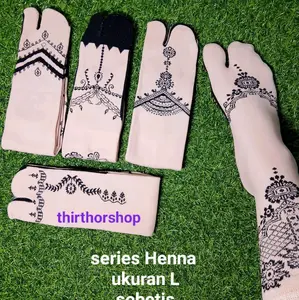 SATU PASANG Kaos Kaki Jempol Muslimah Motif Henna