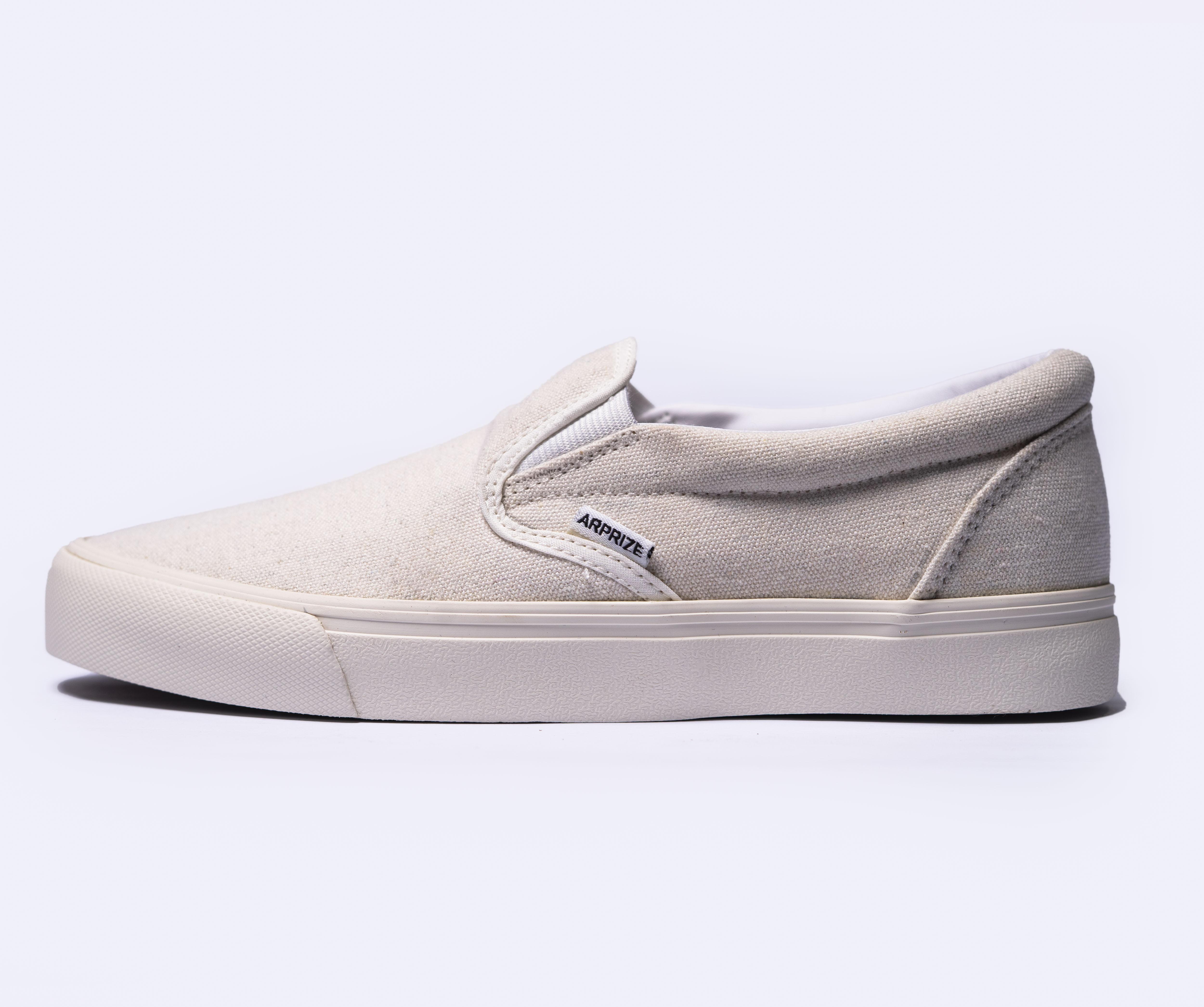 ARPRIZE - Slip On Soulmate -Off white Sepatu Casual Sepatu Pria Wanita Off White OG Elegan Snekers Casual Shoes Karet Canvas Sneakers Putih Gading lokal brand ARPRIZE - Slip On Soulmate -Off white Sepatu Casual Sepatu Pria Wanita Off White OG Elegan Snekers Casual Shoes Karet Canvas Sneakers Putih Gading lokal brand