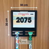 Gambar Kreasikayukuu  Medal & BIB Holder Lari – Display Medali Running + Penjepit Nomor Dada Premium Plywood 5mm 30x30cm - Hitam dari kreasikayukuu Kab. Boyolali 1 Tokopedia
