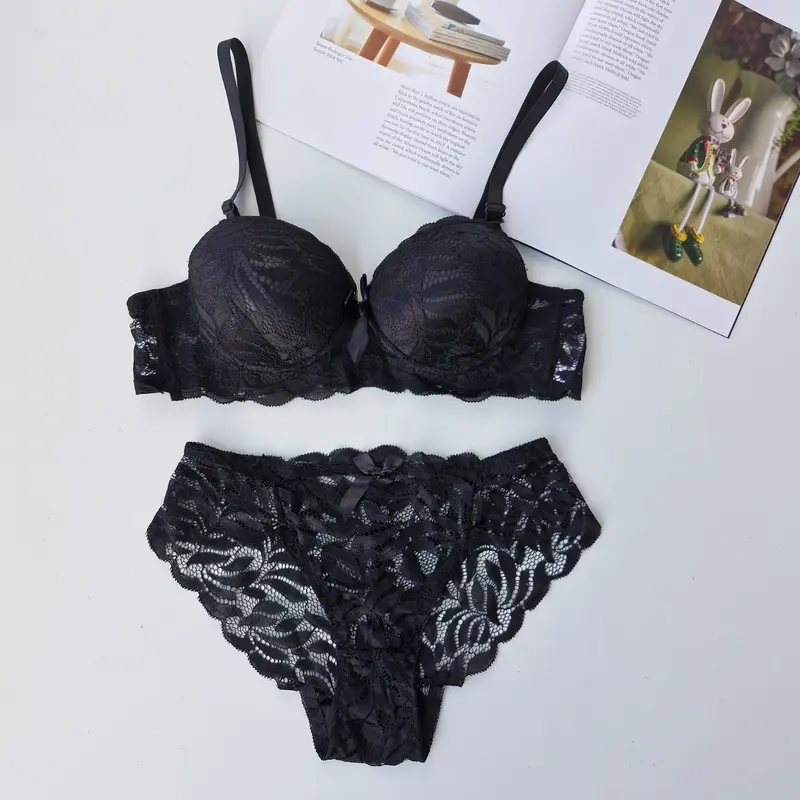Set Bh  Celana Dalam Wanita Busa Tebal Kawat Cup Kecil Setelan Bra Motif Renda 1