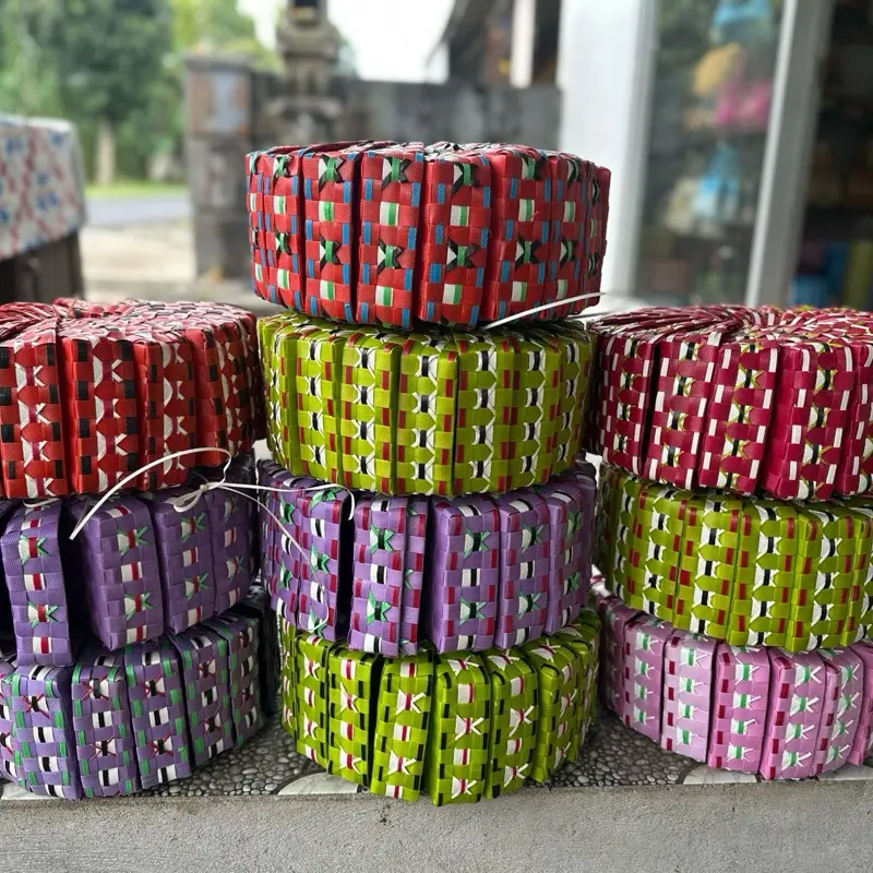 Kepe sodaan. Kotak. Satu ikat isi 20. Uk 15 x 15 cm