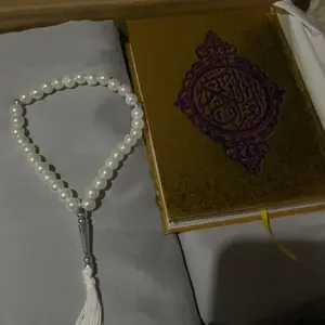 Paket Lengkap B / Hampers Mukena Sajadah Tasbih Quran Seserahan 1 Set Gift Box Hadiah kado cewe Ulang tahun nikahan wisuda lebaran ramadhan Wedding hari Guru Ibu cewek pacar Istri teman pernikahan anniversary sempro sidang Idul fitri Seperangkat sholat