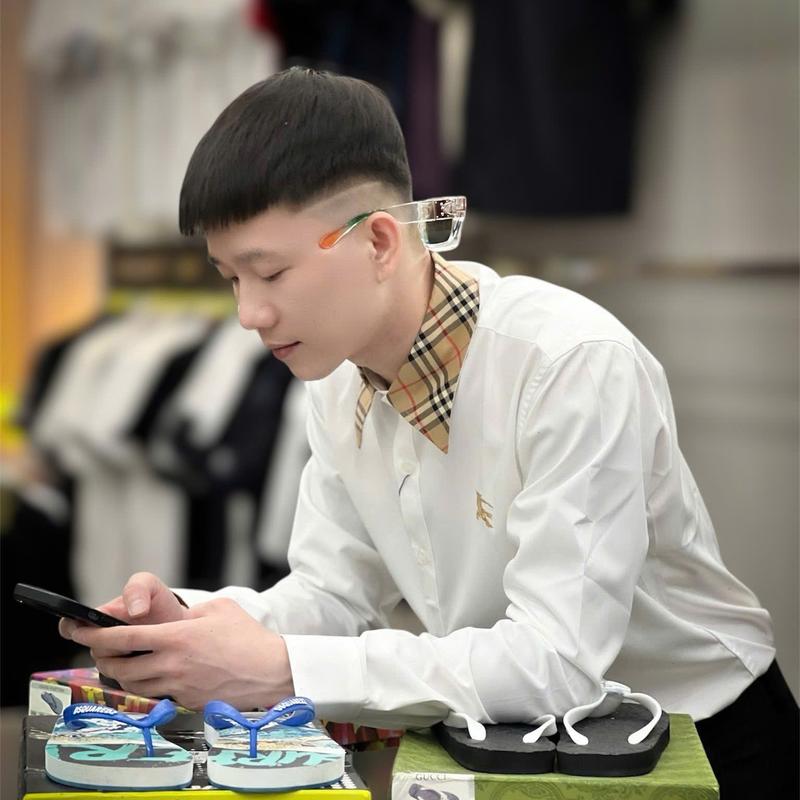 Áo Sơ Mi Nam Nữ Đen Trắng thêu ngựa phối cổ caro Vải lụa Cotton Mềm Mại Thoáng Mát Menswear Shirt sominam  dep