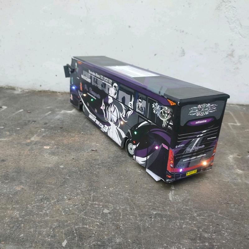 Miniatur bus black pink jb5 tungga jaya fariasi lampu leed kelap kelip Anak Hadiah Kado Mainan Toy 1