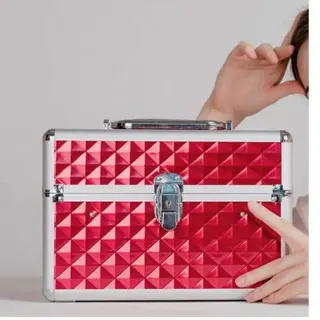 Box Kosmetik Mini Kecantikan Makeup Beauty Case Kode 1668-2 FS Desain Mini Kompak dengan Sekat Adjustable Warna Cerah Cocok untuk Penggunaan Sehari-hari dan Bepergian Bahan Metalic ABS Ukuran 23x15x15cm 1