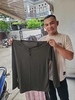 Product Review of KAUS KANCING WAFFLE LENGAN PANJANG PRIA MODEREN TERBARU Baju Hitam from s**u B**a 1