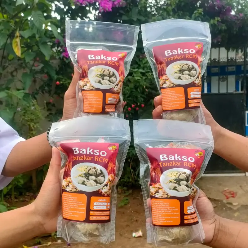 Bakso RCM varian Isi & Urat Daging Sapi Ayam - 4 Bakso Kecil - Goreng, Cikur, Bawang, Frozen, Cuanki, Cabai, Air, Minyak, cabe Bubuk 4