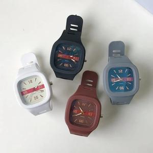 Jam Tangan Square Analog Minimalis Lelaki & Wanita – Tali Silikon, Reka Bentuk Moden, Pilihan 5 Warna Watch