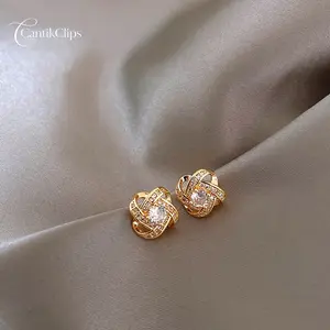 Anting Stud Wanita Desain Simpul Emas dengan Batu Zirkon Berkilau - Aksesoris Perhiasan Elegan Korean Style Viral untuk Sehari-hari, Kantor & Pesta