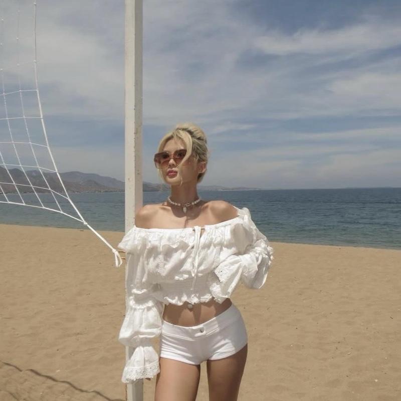   ROSAGALLICA  Beach short - Quần thun ngắn ôm mông tôn dáng  phom quần rất ngắn nên cân nhắc trước khi mua  