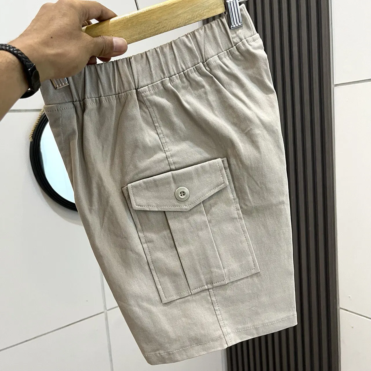 Cargo Pendek Beige Stretch