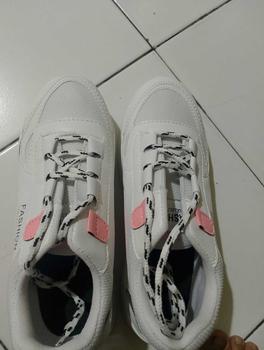 Product Review of Sepatu Wanita Sneakers Putih Korean Style Terbaru 2024 Casual Shoes sport Kasual Cewek olahraga Karet from S**2 0