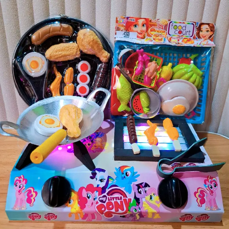 Mainan Masak Masakan Mini 1 Set Anak Hello Kitty dengan Kitchen Set Kompor Mini 2 Tungku dan Lampu LED - Toys dapur  miniatur mainan jualan Hadiah 8