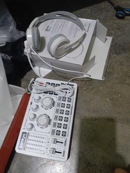 Product Review of Bonkyo F999+headphone  live soundcard Dedicated sound card for YouTube Facebook Douyin live broadcast Cocok untuk ponsel komputer Alat Audio Kartu Earphone Laptop Plastik Peralatan Microphone from m**t t**x 0