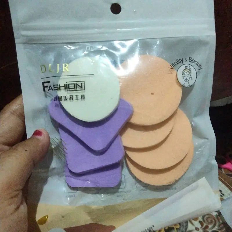 spon bedak tabur dan bedak padat isi 8pc dengan bentuk bulat dan kotak 3
