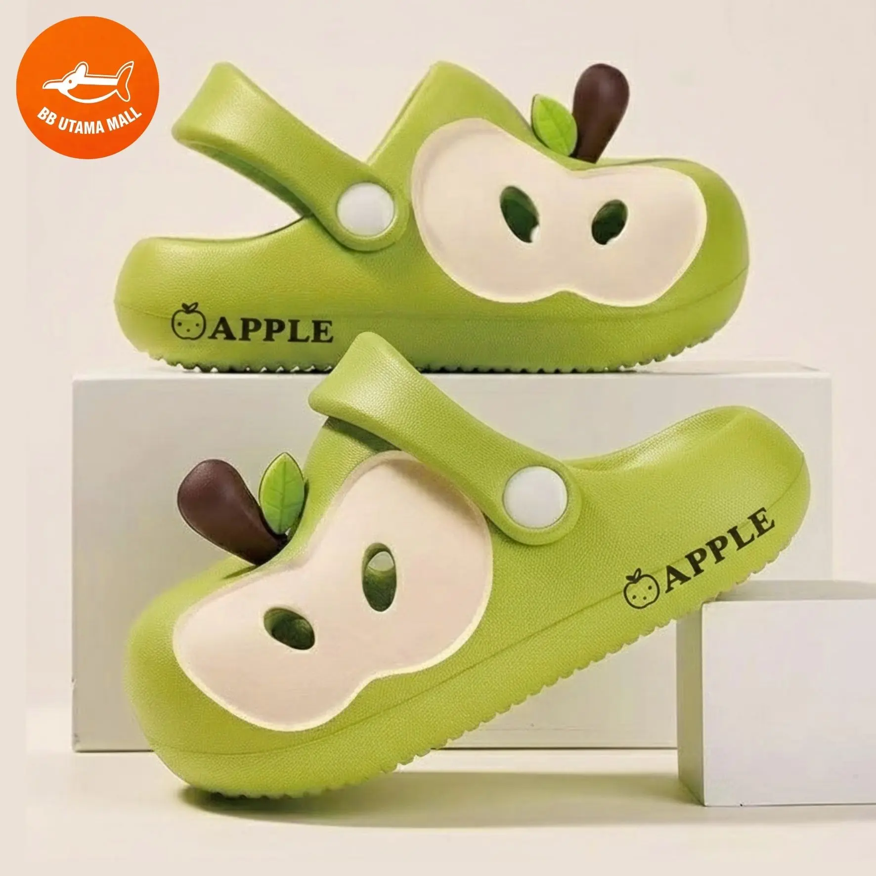 BARU BARU UTAMA MALL Sandal Slop Anak Perempuan Anti Slip Tahan Air Motif Apple Bahan Karet Ringan Tebal Berkualitas Tinggi Ukuran 24-41