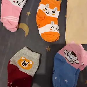 Paket 4 Pasang Kaos Kaki Bayi Motif Karakter Lucu Laki Laki Perempuan Bahan Katun Lembut Fashion Anak Ukuran S 0-12 Bulan Nyaman dan Aman