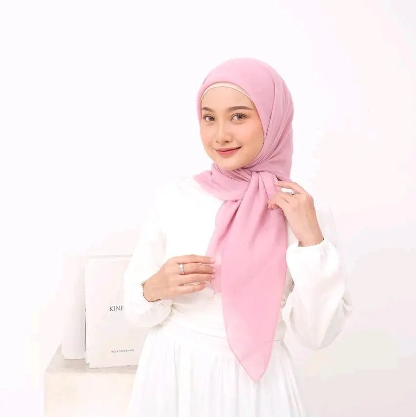 Hijab Wanita Segiempat Bella Square